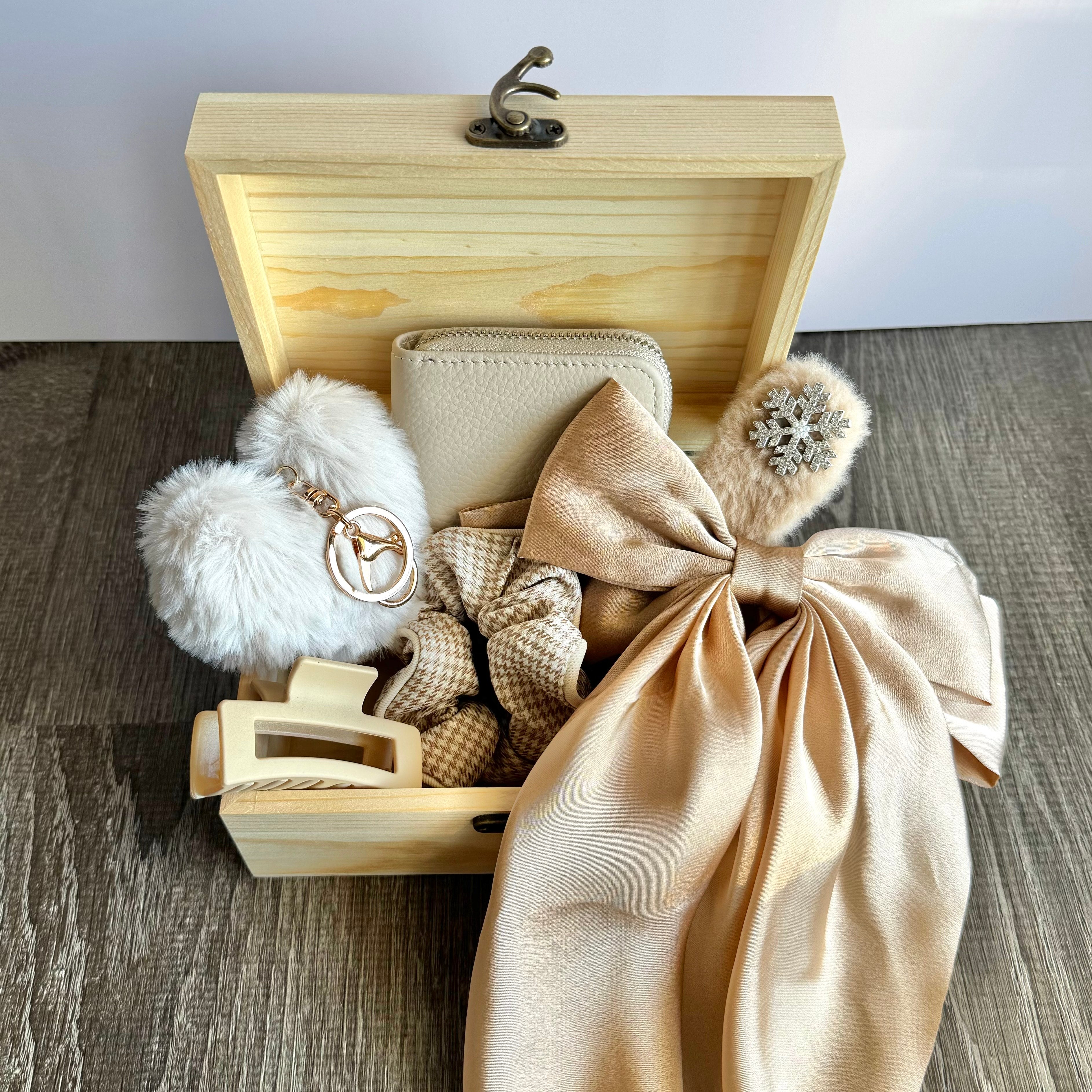 Little Treasure Box with Genuine Leather Cardholder